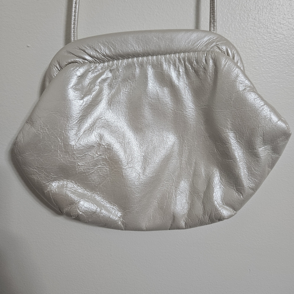 Vintage 1980s VALERIE JEAN Cream Beige Pearl Metallic Genuine Leather Clutch Bag